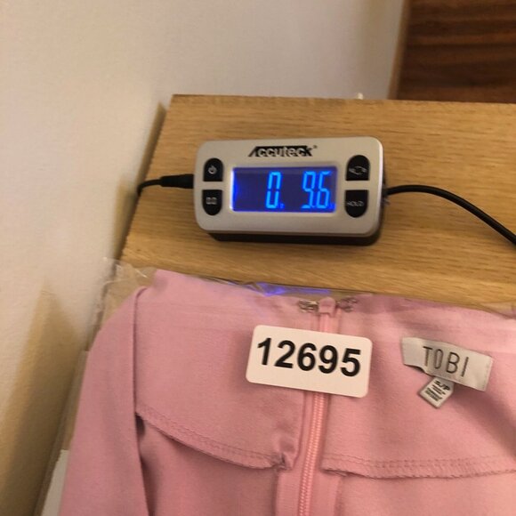 Tobi Dress Womens Small Pink Plunging V Stretch Mini Shift Short Sleeve Formal - Picture 10 of 10